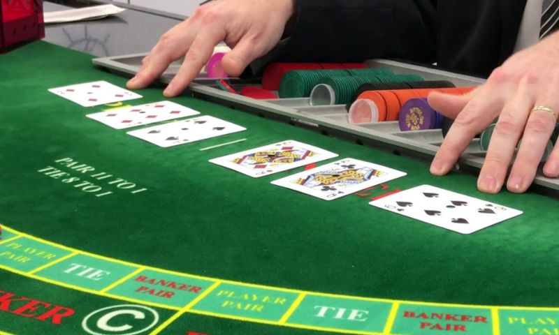 Hướng dẫn anh em chi tiết các bước chơi bài Baccarat Sv388